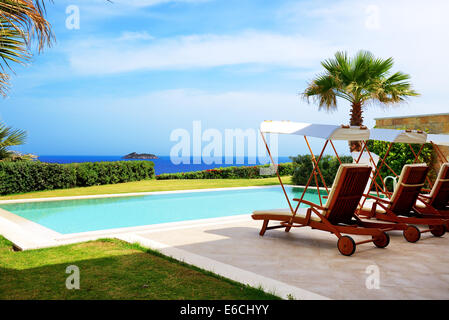 Das Schwimmbad im Luxus-Villa, Bodrum, Türkei Stockfoto