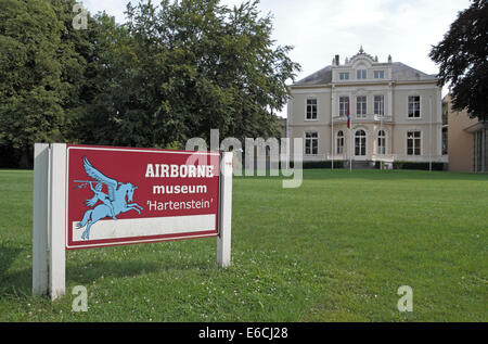 Die Hartenstein (Vorderansicht), das Airborne Museum in Oosterbeek, in der Nähe von Arnheim, Gelderland, Niederlande. Stockfoto