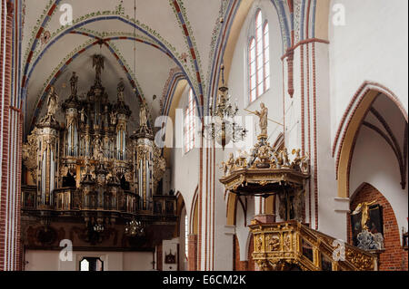 Orgel und Kanzel im Dom SW. Jana in Kamien Pomorski, Polen, Europa Stockfoto