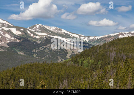 Blick vom Boreas Pass Road in der Nähe von Breckenridge, Colorado. Höhe am Gipfel ist 11, 482 Feet - entlang der kontinentalen Wasserscheide. Stockfoto