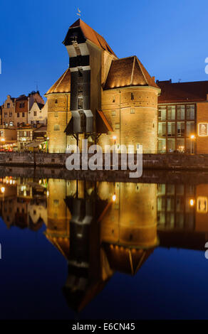 City gate Brama Zuraw nad Mottlau am Fluss Mottlau, Gdansk, Polen, Europa Stockfoto