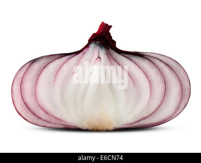 In Scheiben geschnittene Zwiebel isoliert auf weißem Hintergrund Stockfoto