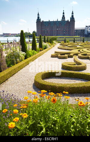 Der Barockgarten am Schloss Frederiksborg, Dänemark Stockfoto