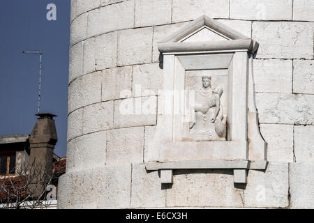 Detail des Heiligtums auf dem Leuchtturm am wichtigsten Vaporetto Wasser Landung auf der Insel Murano in der venezianischen Lagune. Stockfoto