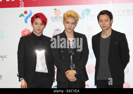 Hong Kong, China. 15. August 2014. Jun-Su Kim, Kim Jae-Joong und Park Yoo-Chun südkoreanische Boyband JYJ teilnehmen eine Pressekonferenz vor Konzert im AsiaWorld-Expo in Hongkong, China am Freitag, 15. August 2014. © TopPhoto/Alamy Live-Nachrichten Stockfoto