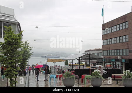 Fußgängerzone erforscht, Åndalsnes Zentrum, Rauma, Romsdalsfjorden, Møre Og Romsdal, Vestlandet, Norwegen, Skandinavien, Europa Stockfoto