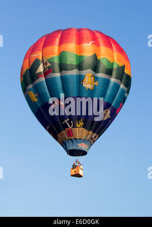 METAMORA, MICHIGAN – 24. August 2013: Heißluftballons starten bei den jährlichen Metamora Land Tagen und Heißluft-Ballon-Festival. Stockfoto