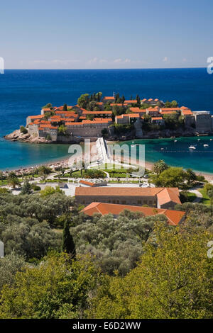 Aman Sveti Stefan Hotelresort inklusive der Miloceron Villa auf der historischen Insel Sveti Stefan, Adria, Montenegro Stockfoto