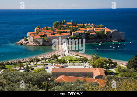 Aman Sveti Stefan Hotelresort inklusive der Miloceron Villa auf der historischen Insel Sveti Stefan, Adria, Montenegro Stockfoto