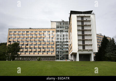 Klink, Deutschland. 19. August 2014. Das Müritz Hotel in Klink, Deutschland, 19. August 2014. Nach den Plänen der Avila-Gruppe aus Berlin soll das Gebäude im Jahr 2014 abgerissen werden. Das ehemalige Hotel der DDR Gewerkschaft wird durch eine neue Hotelanlage bis 2017 ersetzt werden. Foto: Bernd Wuestneck/Dpa/Alamy Live News Stockfoto