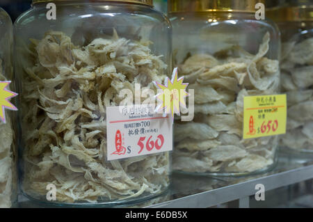 Sortierte Vogelnester zu verkaufen, in eine traditionelle chinesische Medizin Shop, Hong Kong Island, Hongkong, China Stockfoto