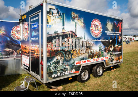 Anhänger-Werbung für die Great Dorset Steam Fair 2014 Stockfoto