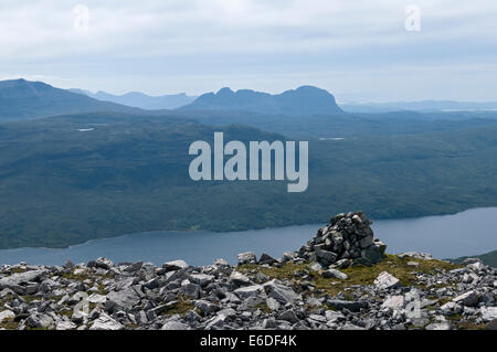 Suilven über Loch Assynt aus Glas Bheinn, Sutherland, Schottland, Großbritannien Stockfoto