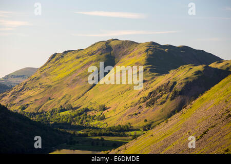 Blick in Richtung Brotherswater von Kirkstone Pass im Lake District, UK. Stockfoto