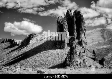 Felsformationen und Wolken in Leslie Gultch. Malhuer County, Oregon Stockfoto