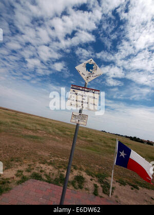 Entlang der Route 66, die Hauptroute von Autos von Chicago nach Los Angeles. Auf der Suche nach Arbeit, gefolgt Familien Rt 66, was sie hoffen Stockfoto