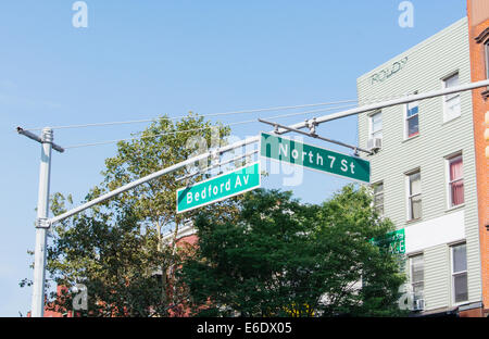 Straßenschilder Bedford und North 7th St. Williamsburg, Brooklyn. New York City, USA Stockfoto