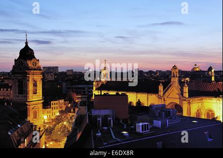 Ein Blick über Sainte-Catherine/Sint-Katelijne in Brüssel in der Abenddämmerung Stockfoto