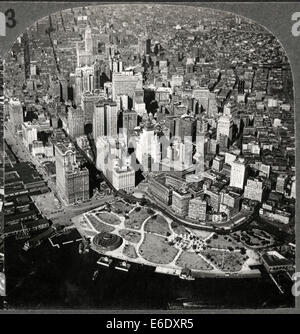 Downtown Manhattan Skyline, New York City, USA, High Angle View, einzelnes Bild Stereo-Karte, ca. 1925 Stockfoto