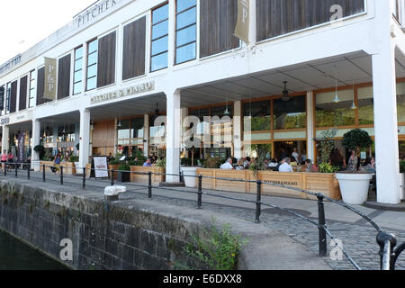 Der Krug und Klavier, ein bekanntes Restaurant und Bar auf der Hafenpromenade in Bristol & August 2014 Stockfoto
