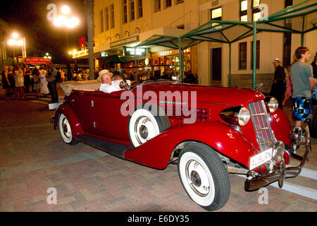 1934 Auburn Oldtimer auf dem Display während der Tremains Art-Déco-Wochenende in Napier in der Hawke Bay Region, North Island, New Stockfoto