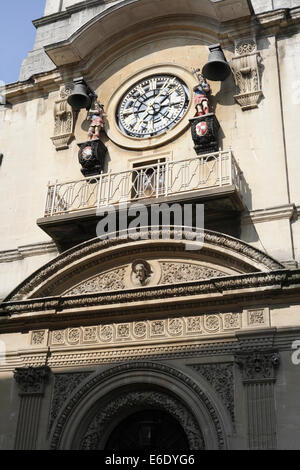 Christ Church mit St. Ewen in der Broad Street in Bristol England, Großbritannien, Nahaufnahme eines denkmalgeschützten Gebäudes Stockfoto