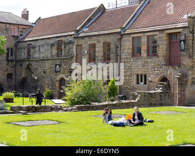 Blackfriars ist eine restaurierte 13. Jahrhundert Kloster in Newcastle, mit Garten und ein restaurant Stockfoto