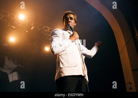 O2 Academy Brixton, Brixton, London, UK 21. August 2014 die Bienenstöcke in der O2 Academy Brixton Pelle Almqvist Sänger Pelle Almqvist Kredit: Richard Soans/Alamy Live-Nachrichten Stockfoto