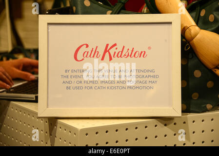 London, UK. 21. August 2014. Celeb besucht den Ereignisspeicher Cath Kidston Start am Piccadilly in London. Bildnachweis: Siehe Li/Alamy Live News Stockfoto