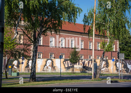 Wand mit Bildern der kroatische Wissenschaftler, Square Ljudevit Gaj, Osijek, Slawonien, Kroatien Stockfoto