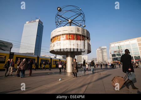 Park Inn, Urania-Weltzeituhr Weltzeituhr, sterben Mitte Gebäude, Alexanderplatz, Mitte, Berlin, Deutschland Stockfoto