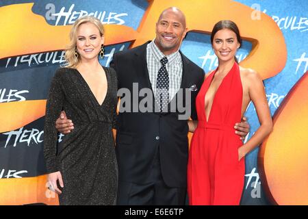 Berlin, Deutschland. 21. August 2014. Norwegische Schauspielerin Ingrid Bolsø Berdal, US-amerikanischer Schauspieler und Wrestler Dwayne "The Rock" Johnson und russische Model Irina Shayk kümmern sich um die Premiere des Films "Hercules: The thrakischen Kriege im Cinestar Kino im Sony Center in Berlin, Deutschland. Am 21. August 2014. Bildnachweis: Dpa picture Alliance/Alamy Live News Stockfoto