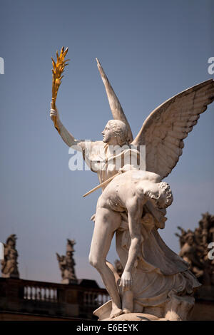 Marmor-Statuen von der Schloßbrücke / Palace Bridge in Berlin, Deutschland, Europa Stockfoto