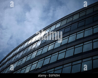 Reflektieren die Sonne im Haus Gateway Station Ansatz Piccadilly Bahnhof Manchester UK Stockfoto