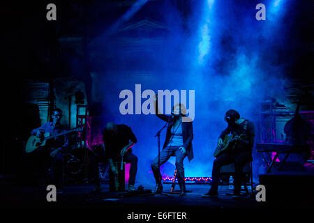 Cumiana, Italien. 21. August 2014. Die italienische Sängerin, Irene Grandi funktioniert akustisches Konzert bei Zoom. Bildnachweis: Elena Aquila/Pacific Press/Alamy Live-Nachrichten Stockfoto