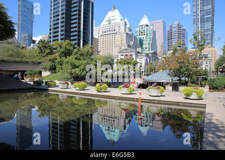 Vancouver downtown Gebäude Spiegelung Wasser Stockfoto