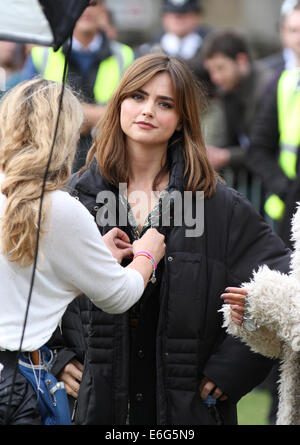 London, UK, 22. August 2014. Peter Capaldi und Jenna Coleman besuchen einen Fototermin vor der neuen BBC Serie "Dr. Who" im Parl Stockfoto