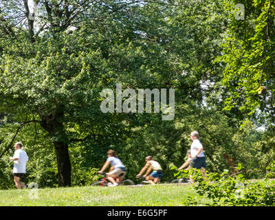 Jogger und Outdoor-Aktivitäten, West fahren, Central Park, New York Stockfoto