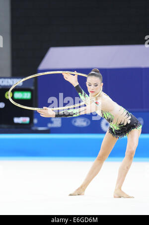 Laura HALFORD von Wales in der rhythmischen Sportgymnastik (Hoop Abschnitt) an die Commonwealth-Spiele 2014 in Glasgow. Stockfoto