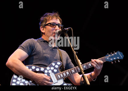 Liverpool, Vereinigtes Königreich. 22. August 2014. Die Eröffnung des zweiten Liverpool International Music Festival Summer Jam begann im Sefton Park in Liverpool am Freitag, 22. August 2014 wie dem Royal Liverpool Philharmonic Orchestra wo Sänger Ian Broudie und the Lightning Seeds eine Zwangspause einlegen. Bildnachweis: Christopher Middleton/Alamy Live-Nachrichten Stockfoto