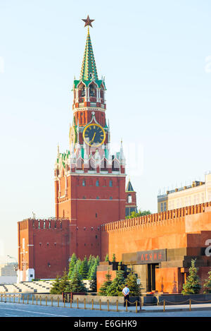 Lenin Mausoleum und Kreml-Turm in Moskau Stockfoto