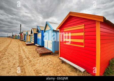 Bunte Kästen am Brighton Beach Baden. Stockfoto