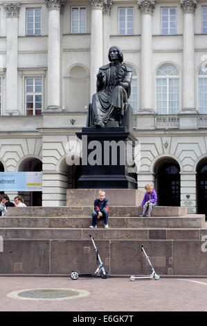 Denkmal des Copernicusat bei Krakowskie Przedmieście in Warschau, Polen, Europa, UNESCO-Welterbe-Aufstellungsort Stockfoto