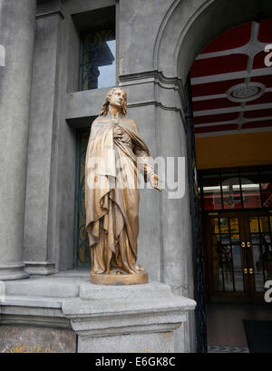 Vor dem Eingang der Whitefriar Street Karmeliterkirche und Priorat, Dublin Irland Stockfoto