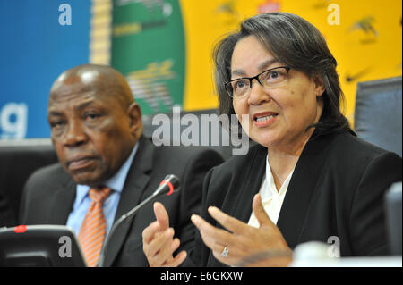 Cape Town, Südafrika. 22. August 2014.  Patricia De Lille, Bürgermeisterin von Kapstadt, während der Bekanntgabe der Details der kommenden Bafana Bafana (Südafrika) gegen Nigeria in der Orange African Cup der Nationen (LIBREVILLE) Qualifikation im Cape Town Stadium am 10. September 2014 stattfinden. Foto von Roger Sedres/ImageSA/Alamy Live-Nachrichten Stockfoto