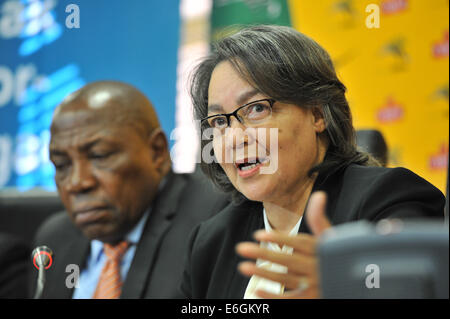 Cape Town, Südafrika. 22. August 2014.  Patricia De Lille, Bürgermeisterin von Kapstadt, während der Bekanntgabe der Details der kommenden Bafana Bafana (Südafrika) gegen Nigeria in der Orange African Cup der Nationen (LIBREVILLE) Qualifikation im Cape Town Stadium am 10. September 2014 stattfinden. Foto von Roger Sedres/ImageSA/Alamy Live-Nachrichten Stockfoto