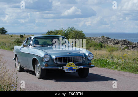 Volvo P 1800 S (1966) in Oldtimer-Rallye in Schweden Stockfoto