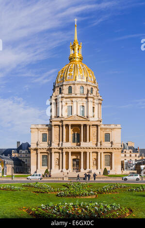 Les Invalides ist ein Komplex von Museen und Sehenswürdigkeiten in Paris und die Grabstätte für einige der französischen Kriegshelden, insbesondere Napoleo Stockfoto