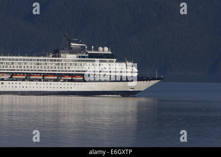 Kreuzfahrtschiff Celebrity Mercury Kreuzfahrt Inside Passage in der Nähe von Alaska. Stockfoto