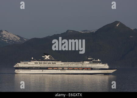 Kreuzfahrtschiff Celebrity Mercury Kreuzfahrt Inside Passage in der Nähe von Alaska. Stockfoto